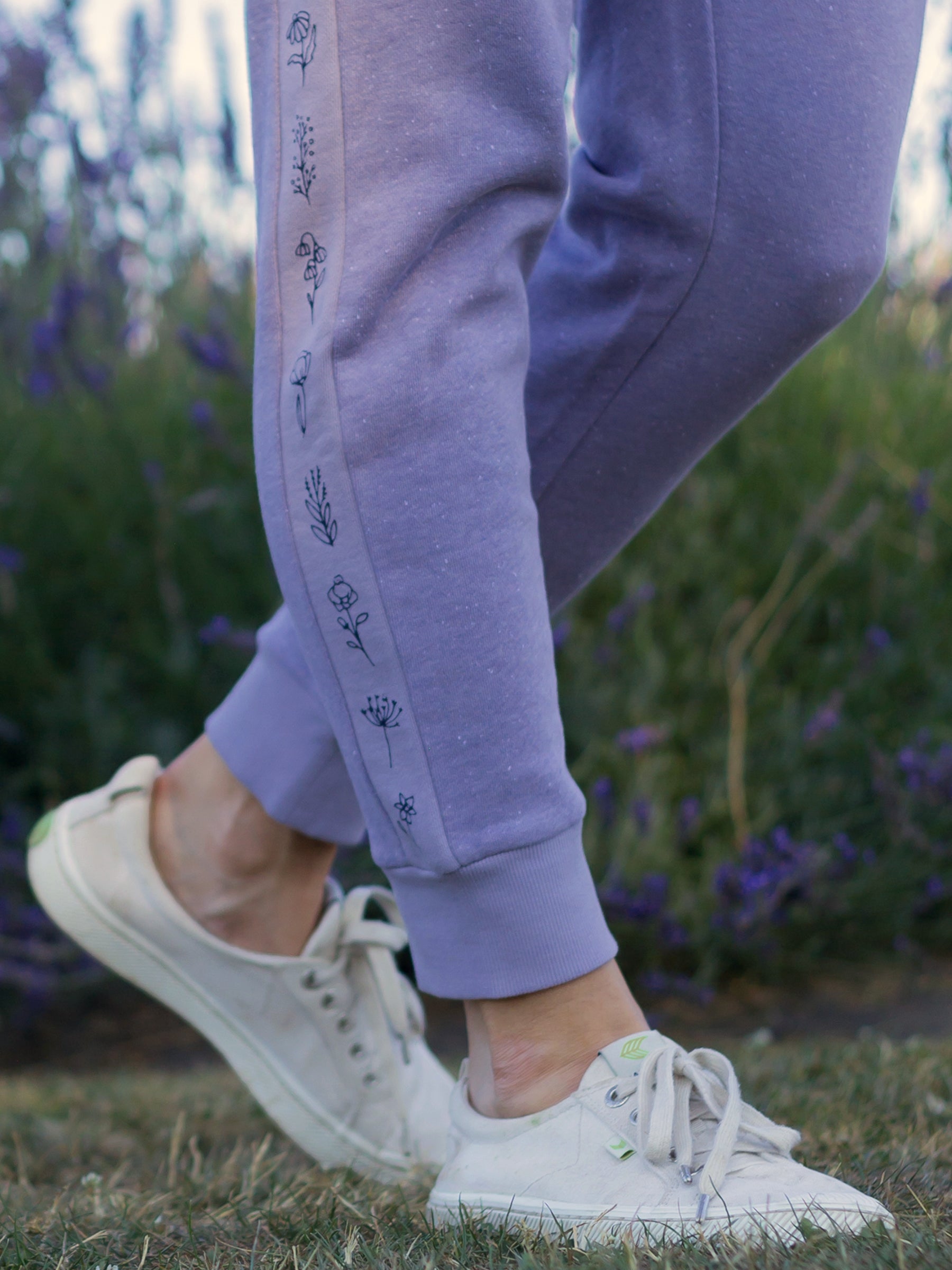 White and purple online joggers